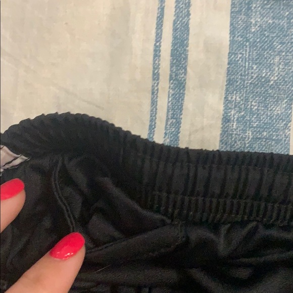 EUC Women’s Nike Dri-Fit Rubbing Shorts Small - Picture 5 of 5